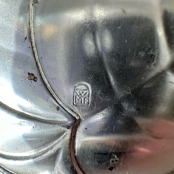 WMF Metalworks Art Nouveau Leaf Aluminum Ashtrays - Set of 6 - German - Picture 7 of 10